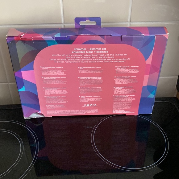 Real Techniques - Limited Edition Shimmer & Glimmer Set Brush Set - Picture 5 of 5